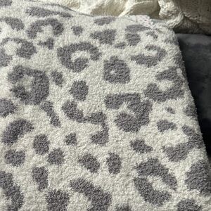 Cupcakes and cashmere blanket